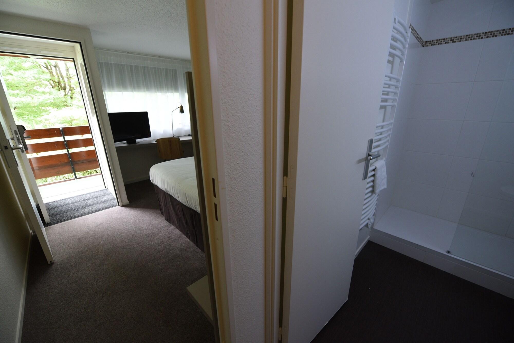 Campanile Annecy ~ Metz-Tessy Hotell Exteriör bild