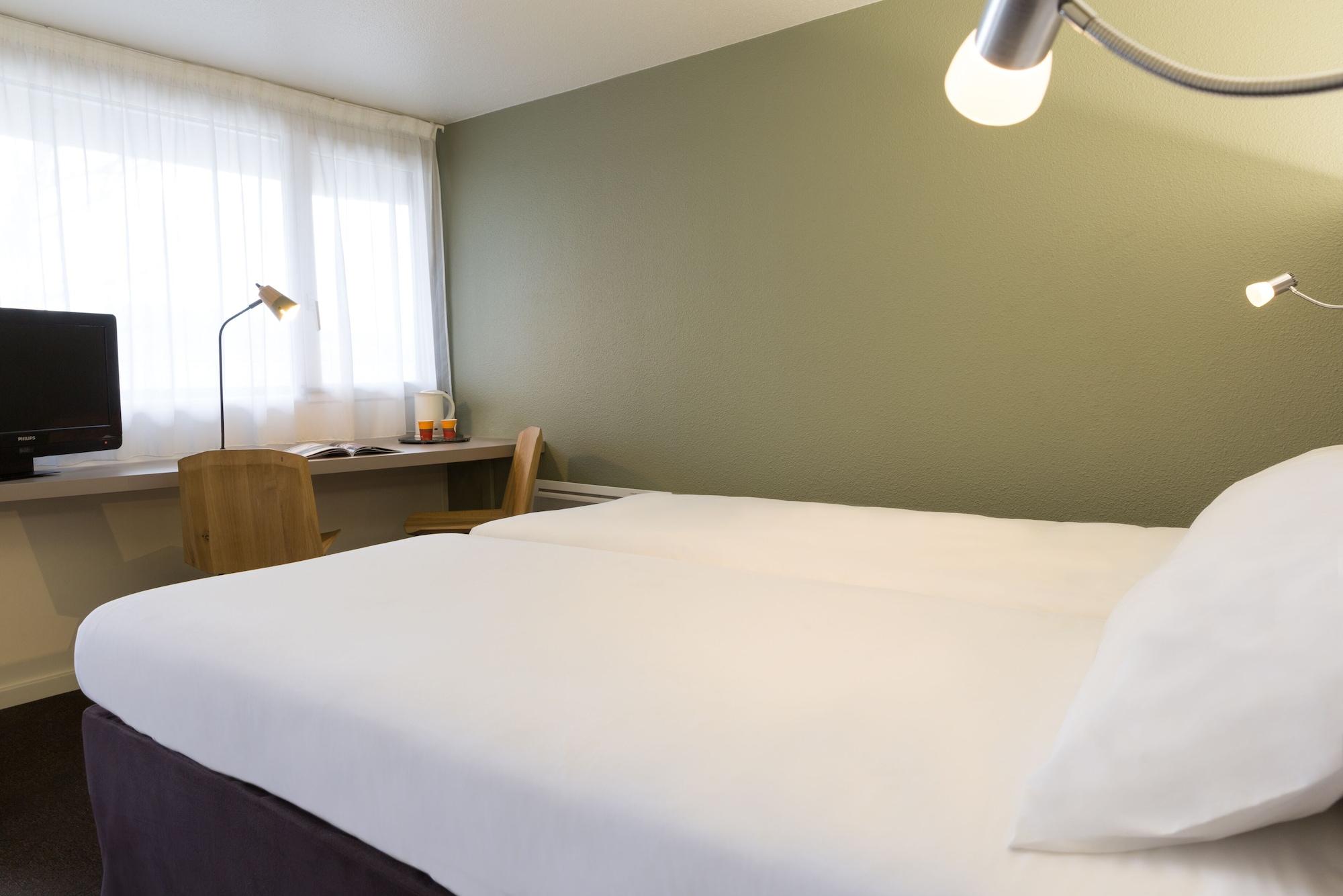 Campanile Annecy ~ Metz-Tessy Hotell Exteriör bild