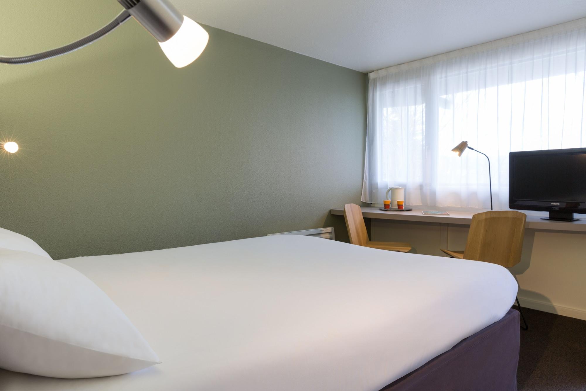 Campanile Annecy ~ Metz-Tessy Hotell Exteriör bild