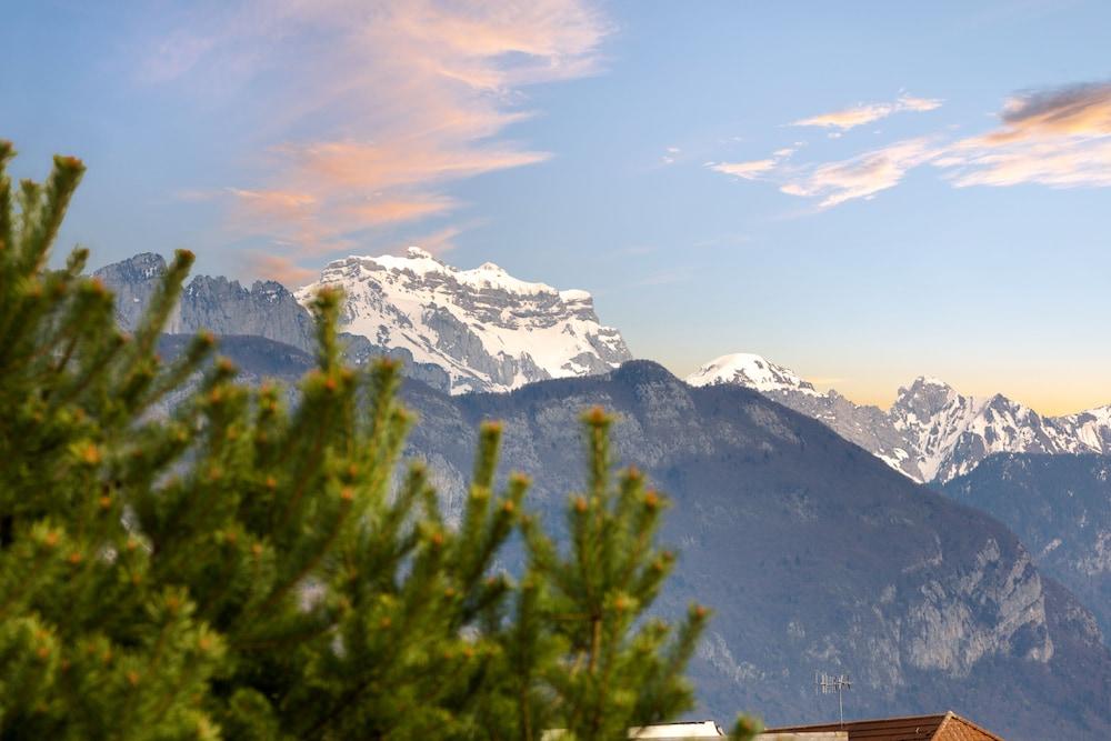 Campanile Annecy ~ Metz-Tessy Hotell Exteriör bild