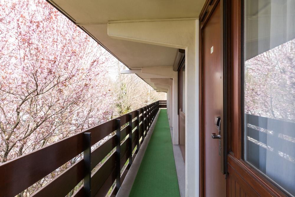 Campanile Annecy ~ Metz-Tessy Hotell Exteriör bild