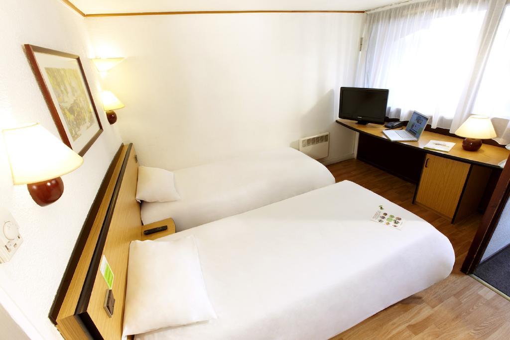 Campanile Annecy ~ Metz-Tessy Hotell Rum bild