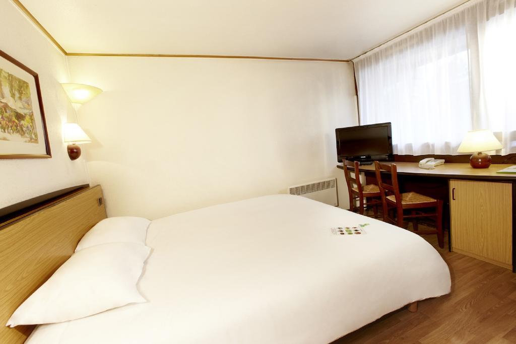 Campanile Annecy ~ Metz-Tessy Hotell Rum bild