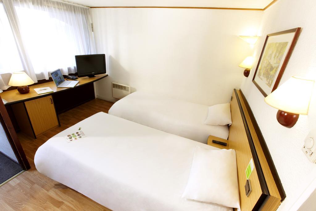 Campanile Annecy ~ Metz-Tessy Hotell Rum bild