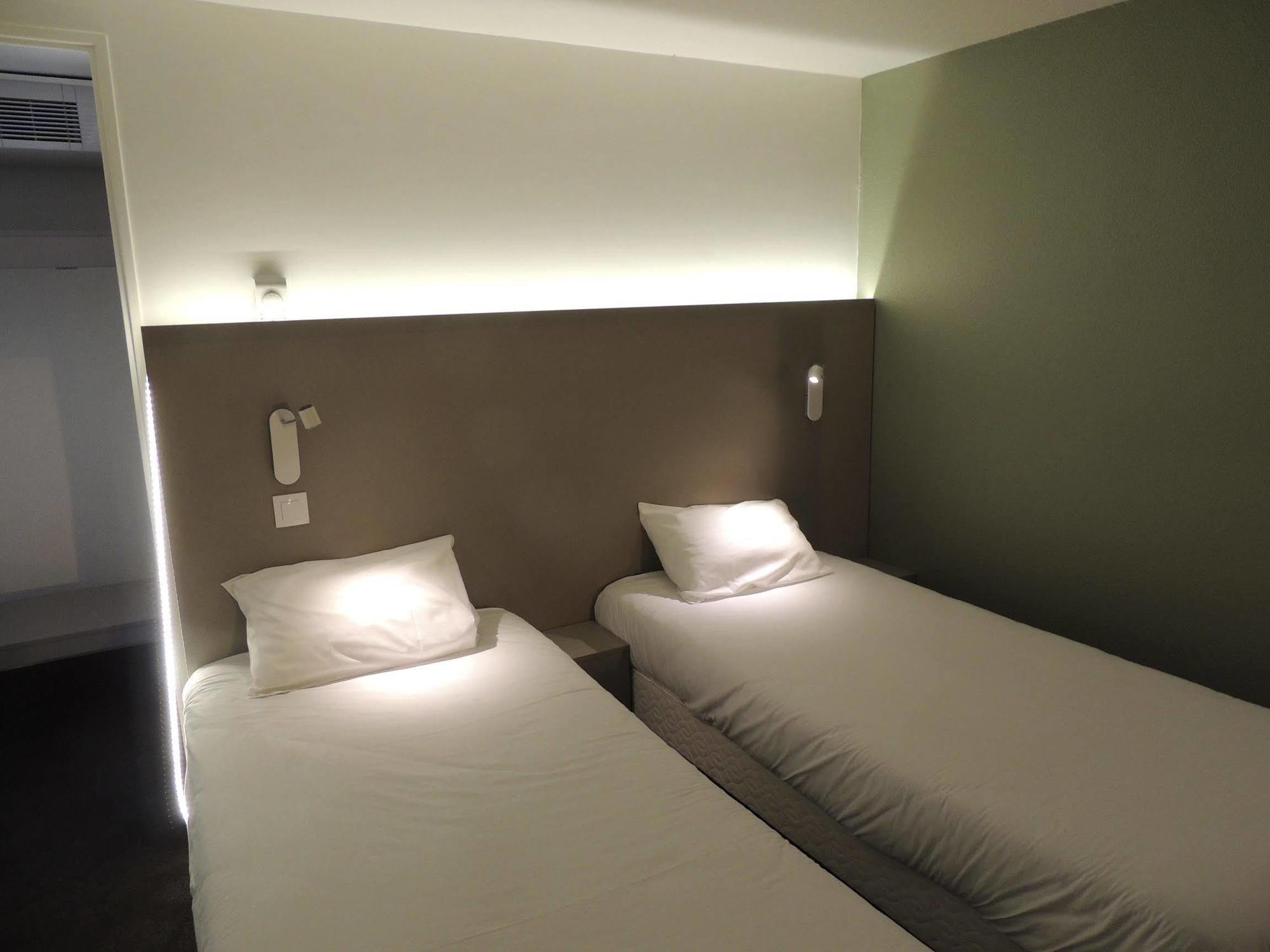 Campanile Annecy ~ Metz-Tessy Hotell Exteriör bild