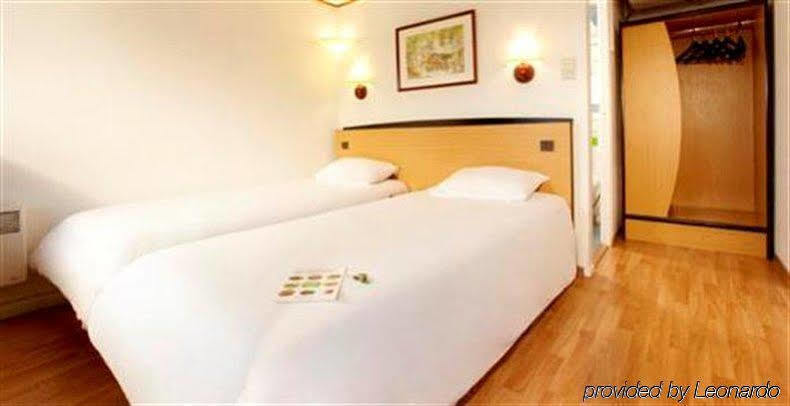 Campanile Annecy ~ Metz-Tessy Hotell Exteriör bild