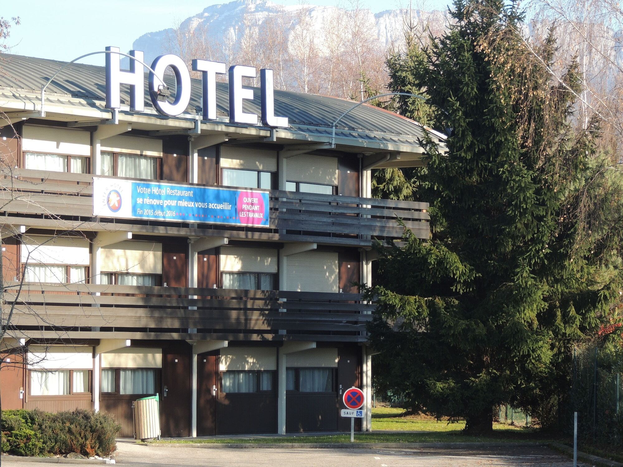 Campanile Annecy ~ Metz-Tessy Hotell Exteriör bild